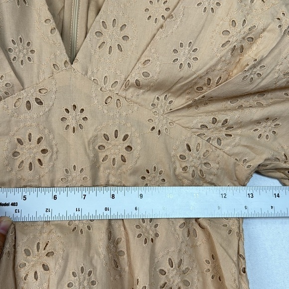 ASOS Eyelet Top NWT Women’s 4 Stone Tan Ruched Puff Sleeve Vneck Back Zipper - Picture 10 of 12